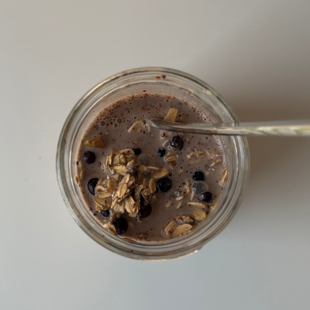 Blueberry Overnight Oats Recipe - Táche Pistachio Milk – TÁCHE